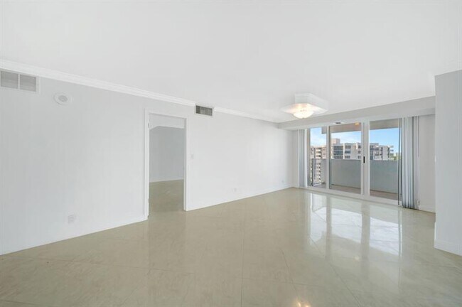 Building Photo - 1360 S Ocean Blvd