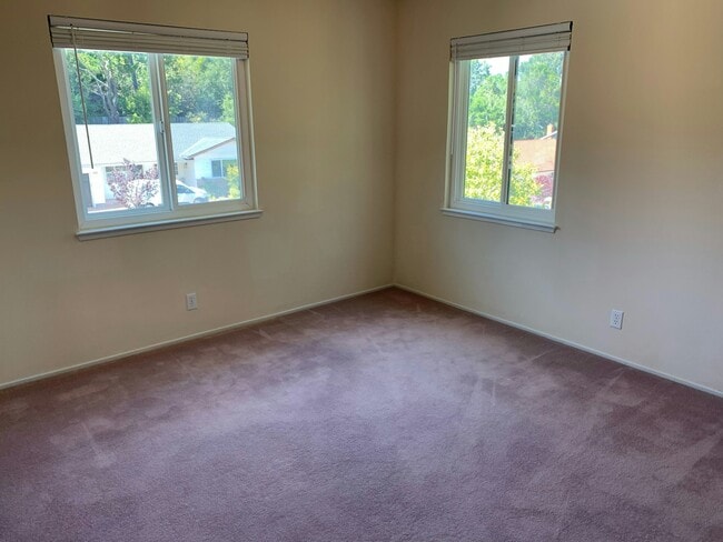 Building Photo - 321 Arguello Dr