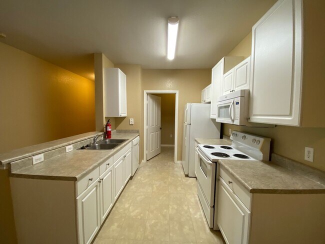 Building Photo - 1014 Hemingway Cir