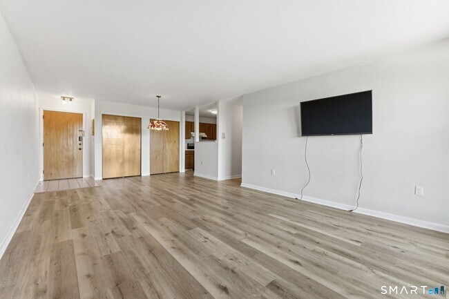 Building Photo - 2316 Cromwell Hills Dr