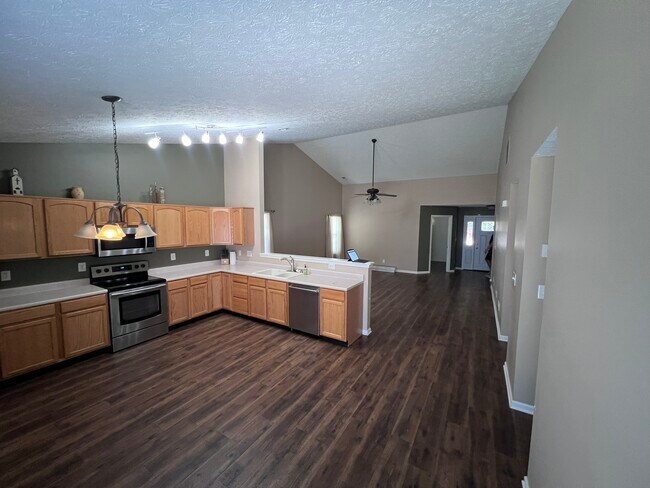 Building Photo - 29 Spring Lake Dr