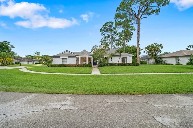 Building Photo - 13571 Jonquil Pl