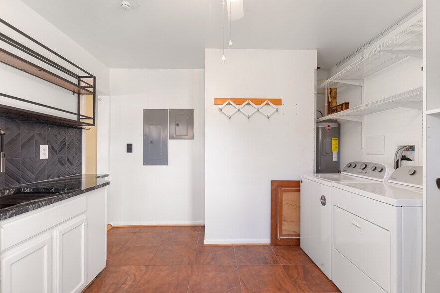 Building Photo - 2103 Laurel Brook Rd