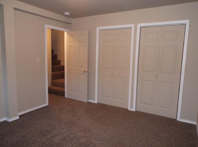 Building Photo - Move in Special! Large Beautiful South Hil...