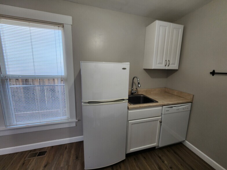Kitchen - 3017 Grandview St