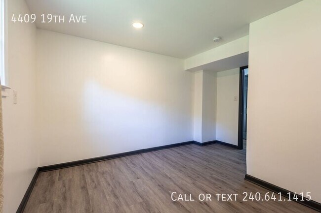 Building Photo - 4409 19th Ave
