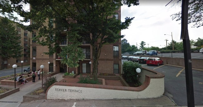 Building Front - 456 E Beaver Ave