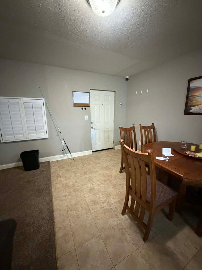 Building Photo - 6610 Golden Gate Pkwy