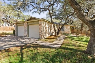 Building Photo - 9807 Hundred Oaks Cir