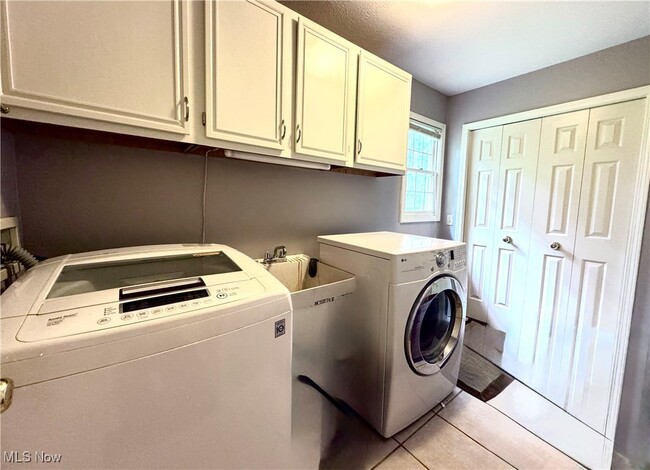 Building Photo - 5825 Nicholson Dr