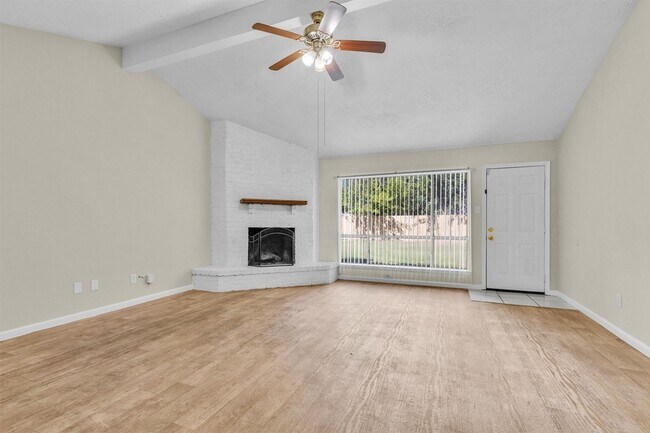 Building Photo - 23038 Banquo Dr