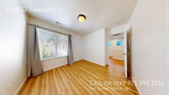 Building Photo - 1149 SE Tamango St