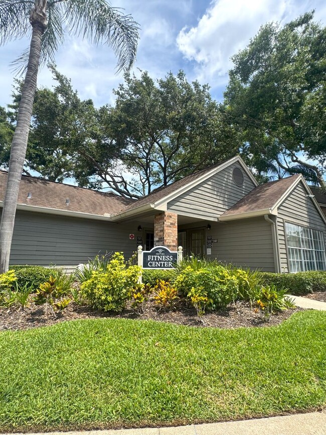 Building Photo - Beautiful Condo in the Fountains near beaches