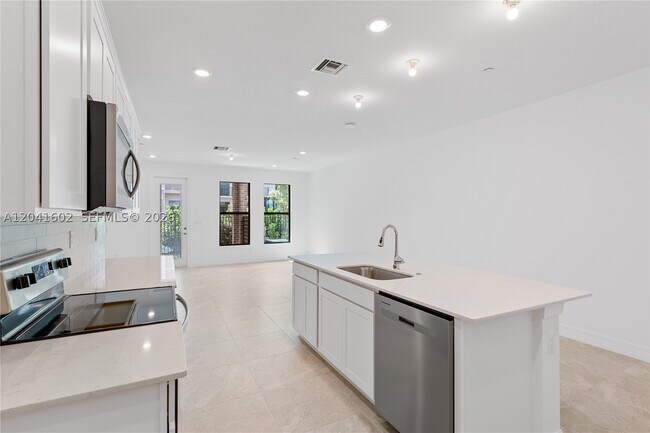 Building Photo - 8344 NW 7th Pl