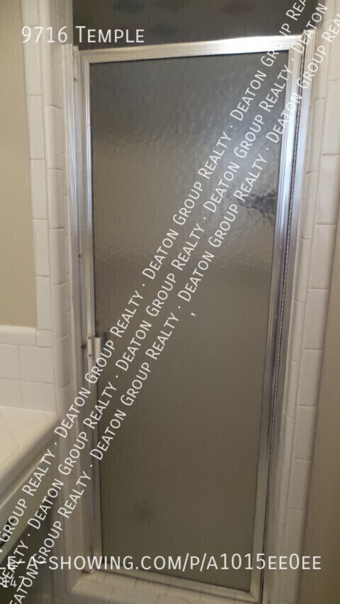 Building Photo - 9716 Temple-