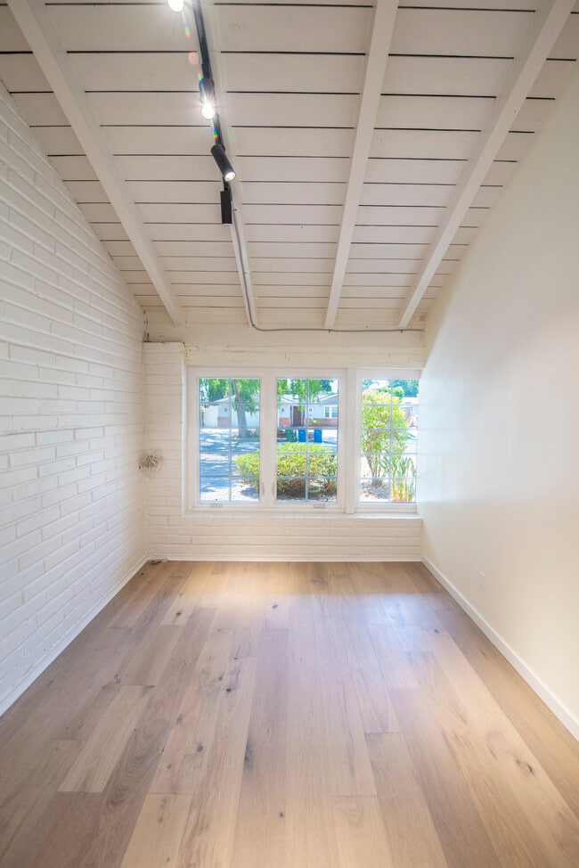 Building Photo - 12335 Tiara St