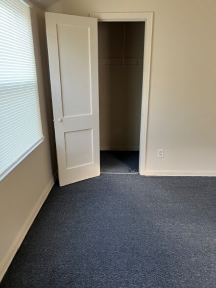 Building Photo - 2348 E 37th St