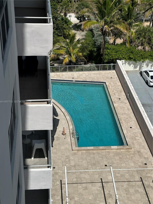 Building Photo - 9225 Collins Ave