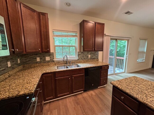 Building Photo - 219 Luna Trail