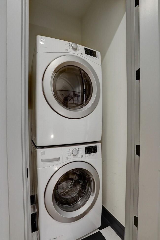 Building Photo - 4521 San Felipe St