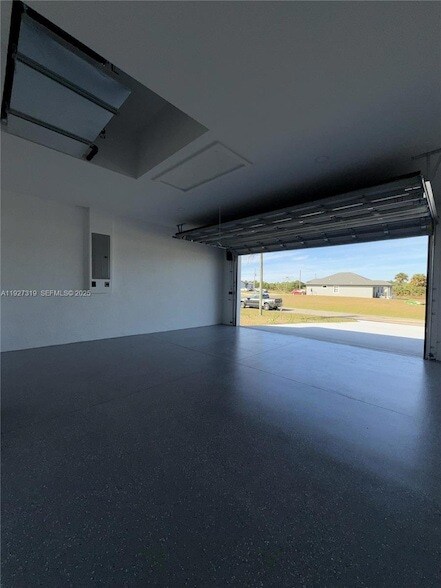 Building Photo - 8033 Oakleaf Cir