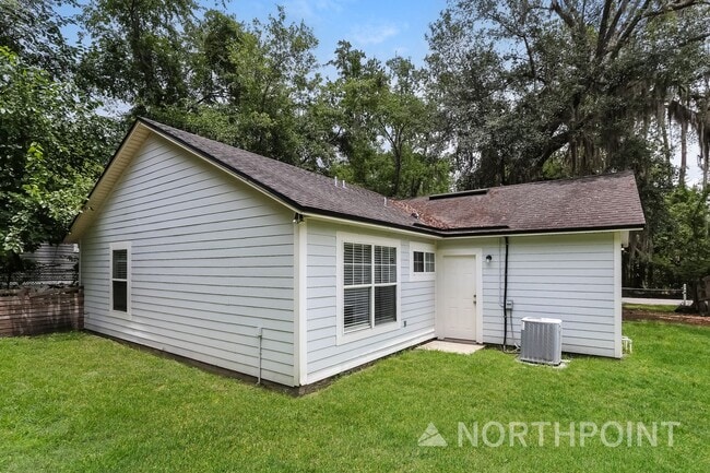 Building Photo - 3 BR/2BA | Newly Renovated Single Family Home | 1-Car Covered Parking | Gated backyard