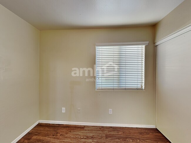 Building Photo - 3712 W Darrow St