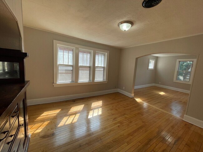 Building Photo - 2474-A N Fratney St