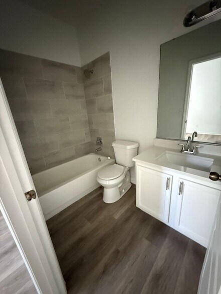 Building Photo - 10836 Savannah Wood Ct