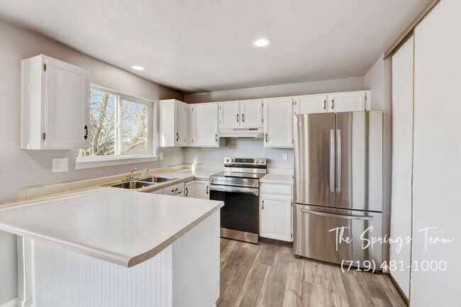 Building Photo - 6460 Bugle Dr