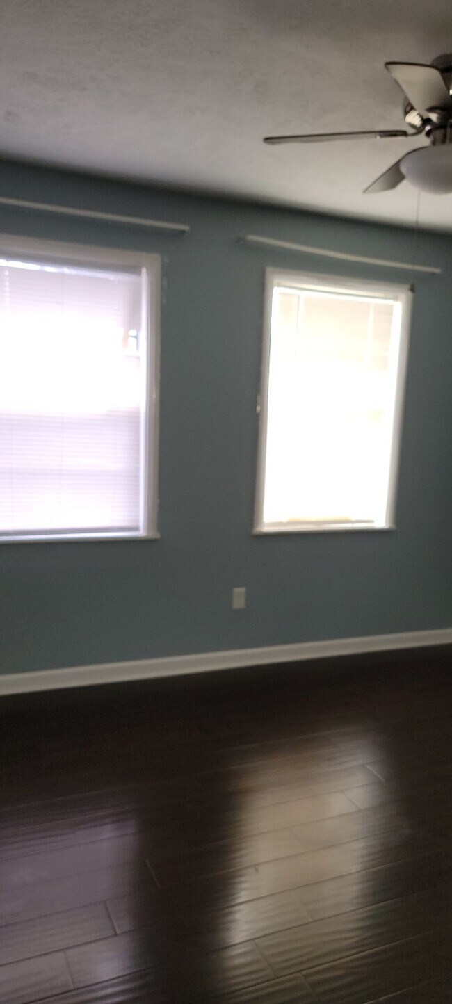 Building Photo - 2 Bed/1Bath apartment, perfect for militar...