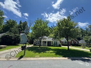 Building Photo - 3 bedroom 2 bathroom home in Charlotte!