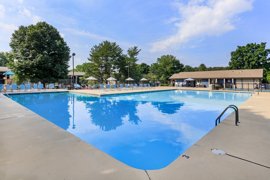 Primary Photo - Walden Pond Apartment Homes