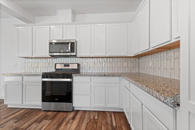 Building Photo - Beuatiful Townhome in Northwest Reno!