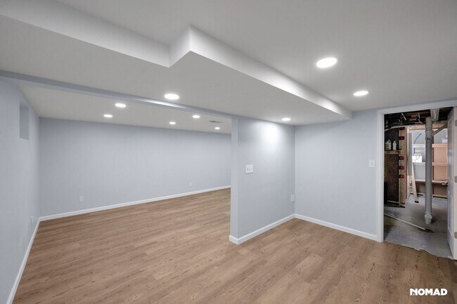 Building Photo - Spacious 3BR House in Denver