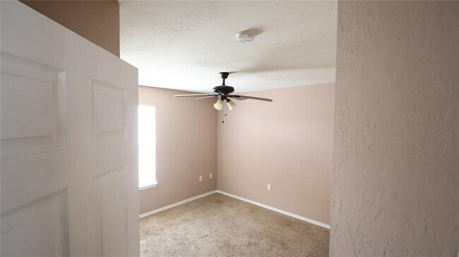 Building Photo - 847 Rambling Oaks Dr