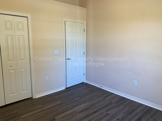 Building Photo - 250 Highland Meadows Ct