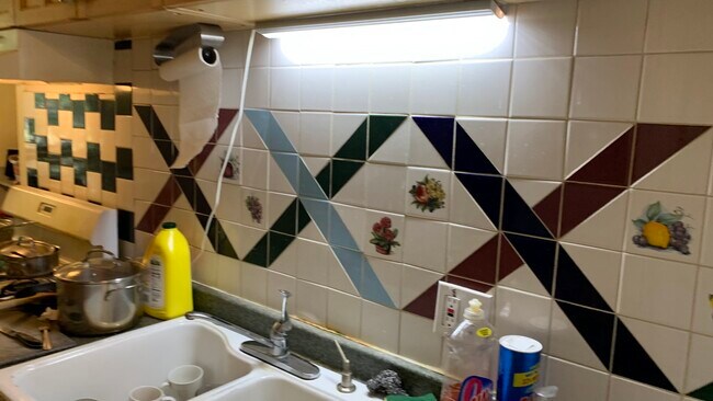 Kitchen Area - 3326 Woodburn Village Dr