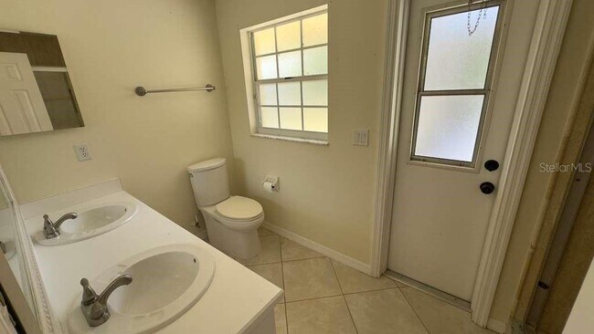 Building Photo - 10106 Stanton Ct