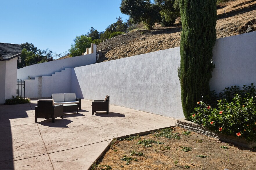 Building Photo - 4007 Sumac Dr