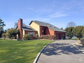 Building Photo - 45 Budds Pond Rd