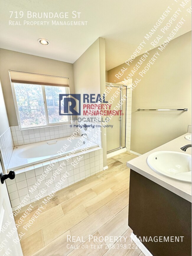 Building Photo - 719 Brundage St