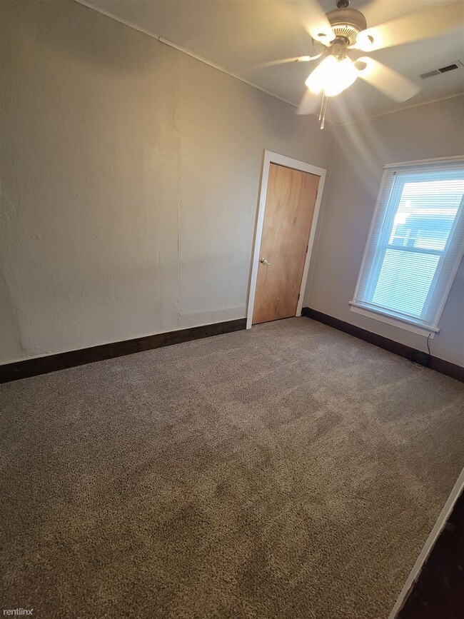 Building Photo - 3 br, 2 bath House - 307 East 9th Street