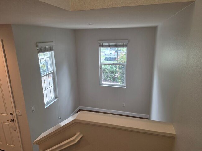 Building Photo - 15236 Davenport St