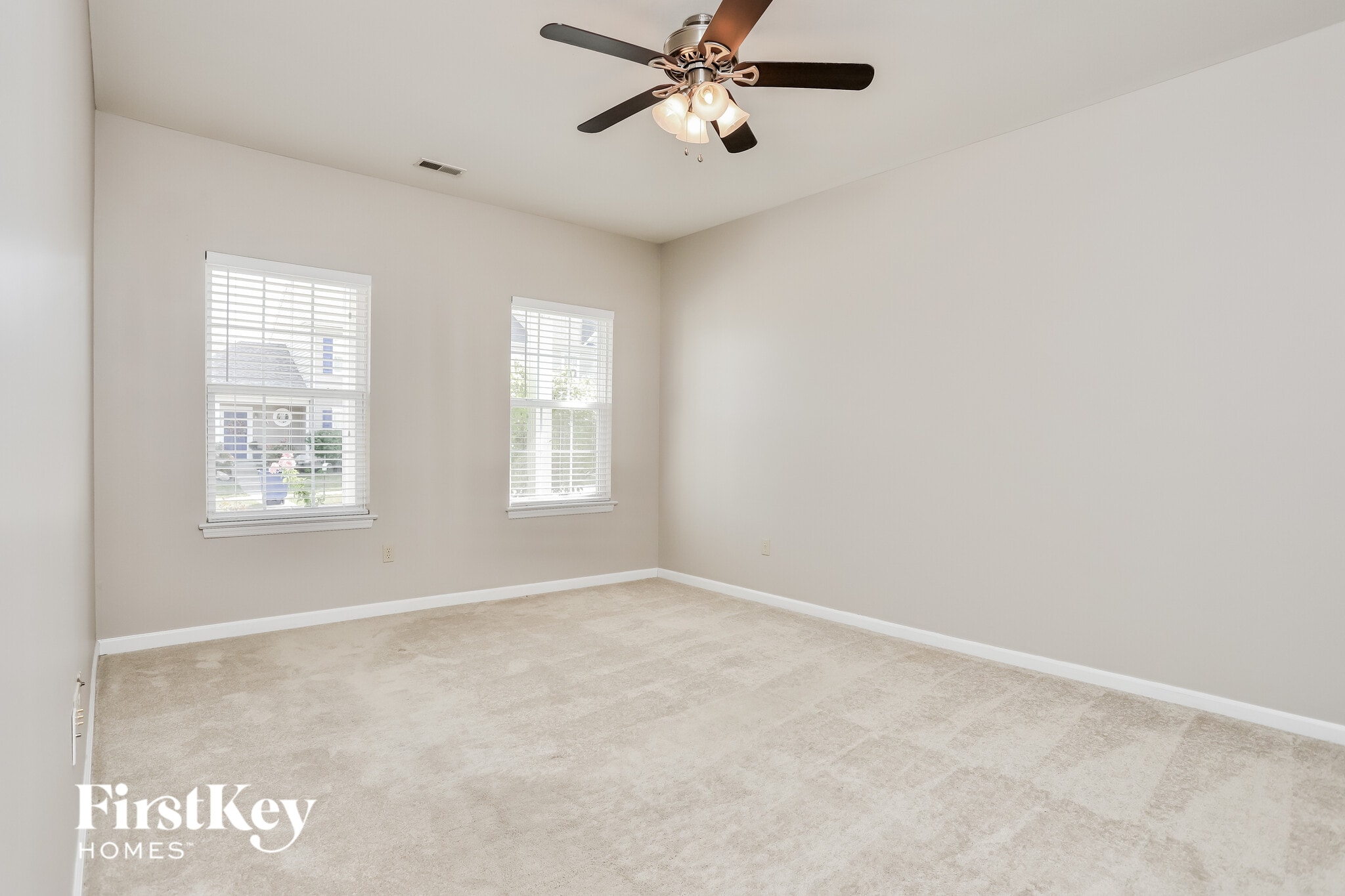 Building Photo - 1027 Glengarry Dr