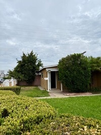 Building Photo - Charming 2-Bedroom Corner Lot Duplex Home in Clairemont with Private Yard!