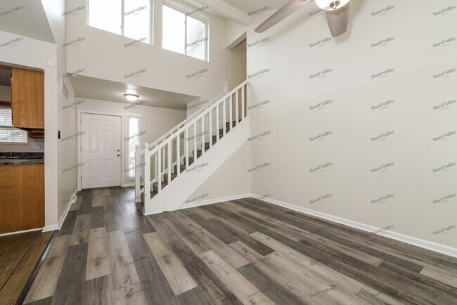 Building Photo - 509 NE Grand Ave