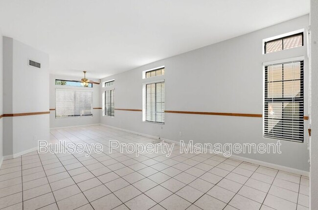 Building Photo - 4566 W Shannon St