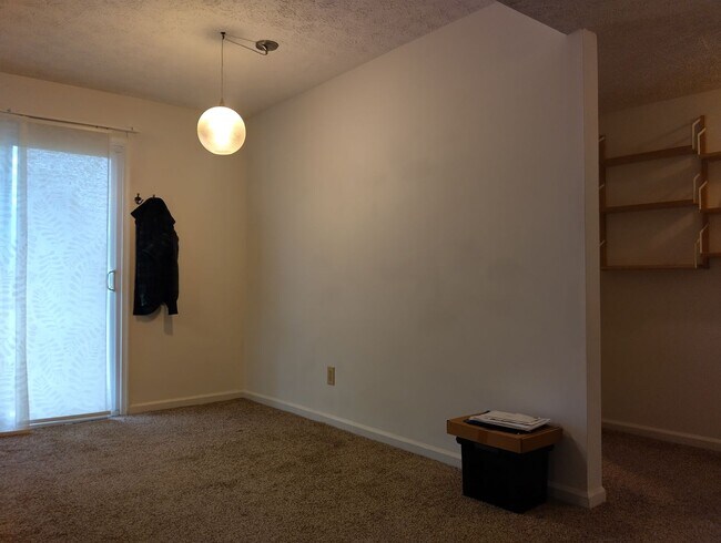 Building Photo - Spacious 2bd/2ba in Williamsburg