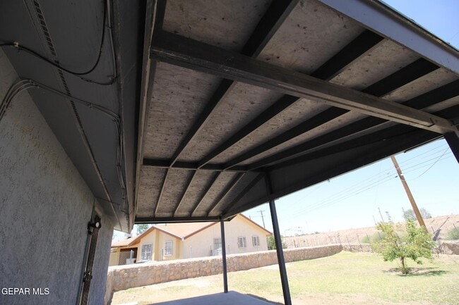 Building Photo - 9604 Gaza Dr